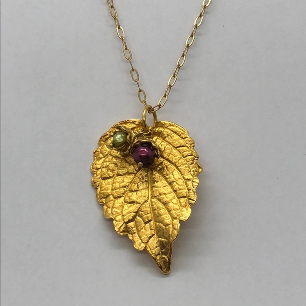 Gold leaf necklace with pearls